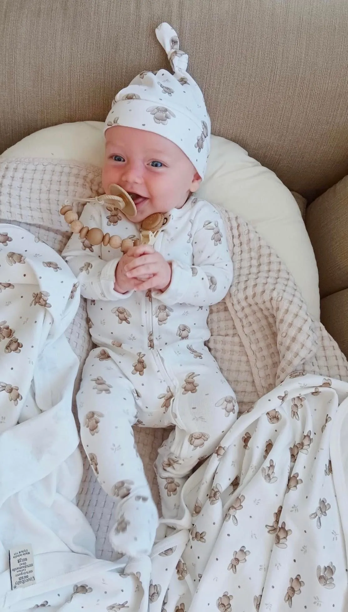 L'ovedbaby Organic Wrap Bodysuit & Footed Pant Set | Brixy Bunny Shadow